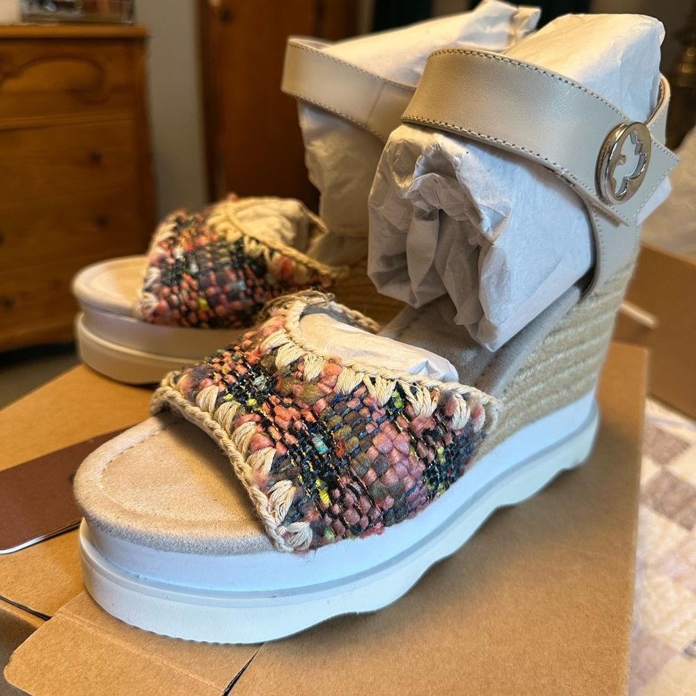 Mou Tan Wedge Shoes with Platform Sole